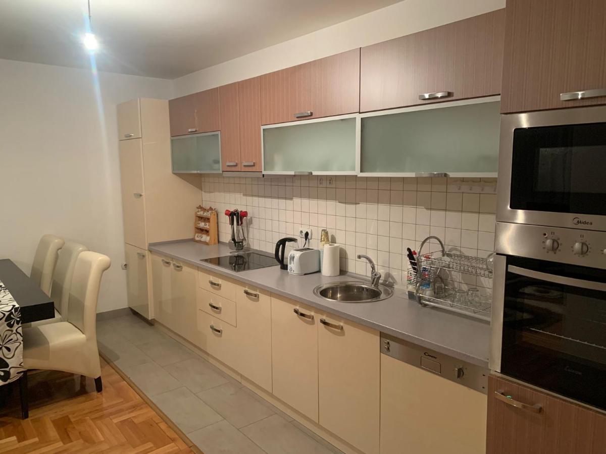 Big Spacious Apartment In Pej Center With Wi-Fi 佩奇 外观 照片