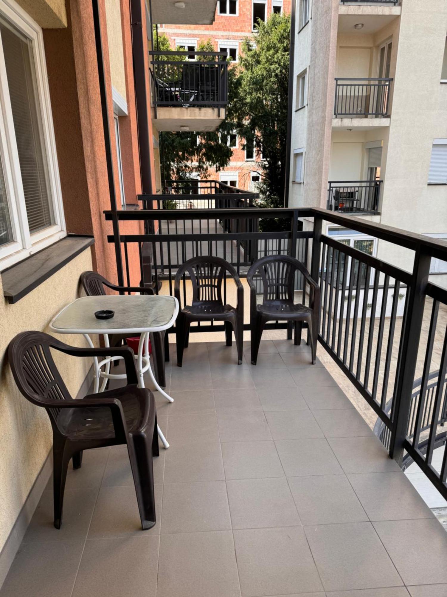 Big Spacious Apartment In Pej Center With Wi-Fi 佩奇 外观 照片